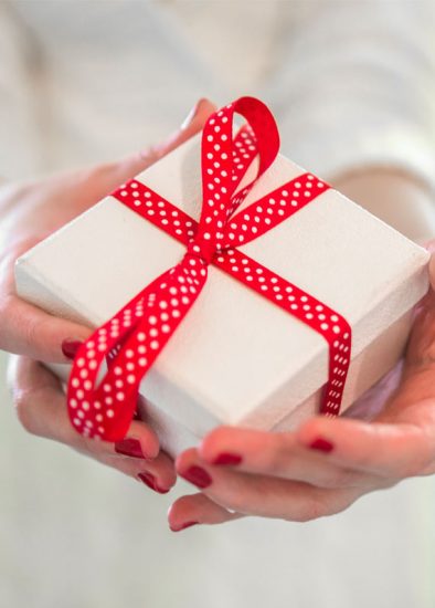 Who is Discussing Engagement Gifts