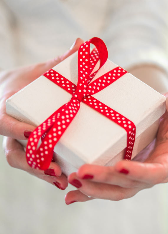 Who is Discussing Engagement Gifts